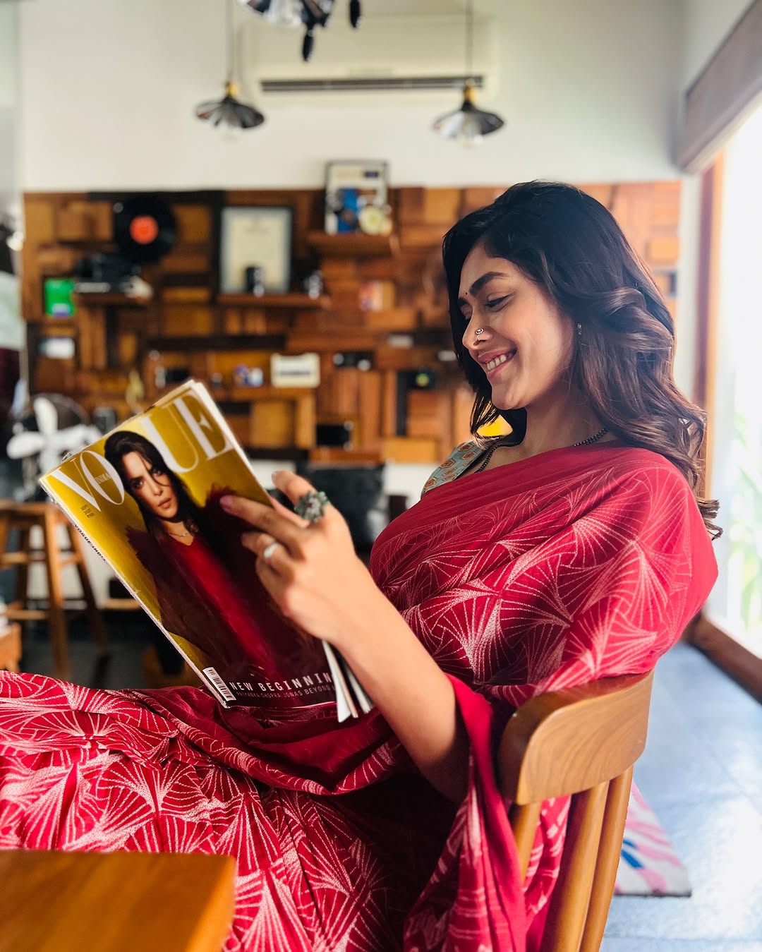 Mrunal Thakur(Source:Instragram) Actress Mrunal Thakur Photo Gallery