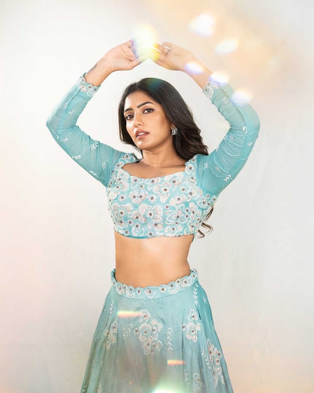 Actress Eesha Rebba Photo Gallery