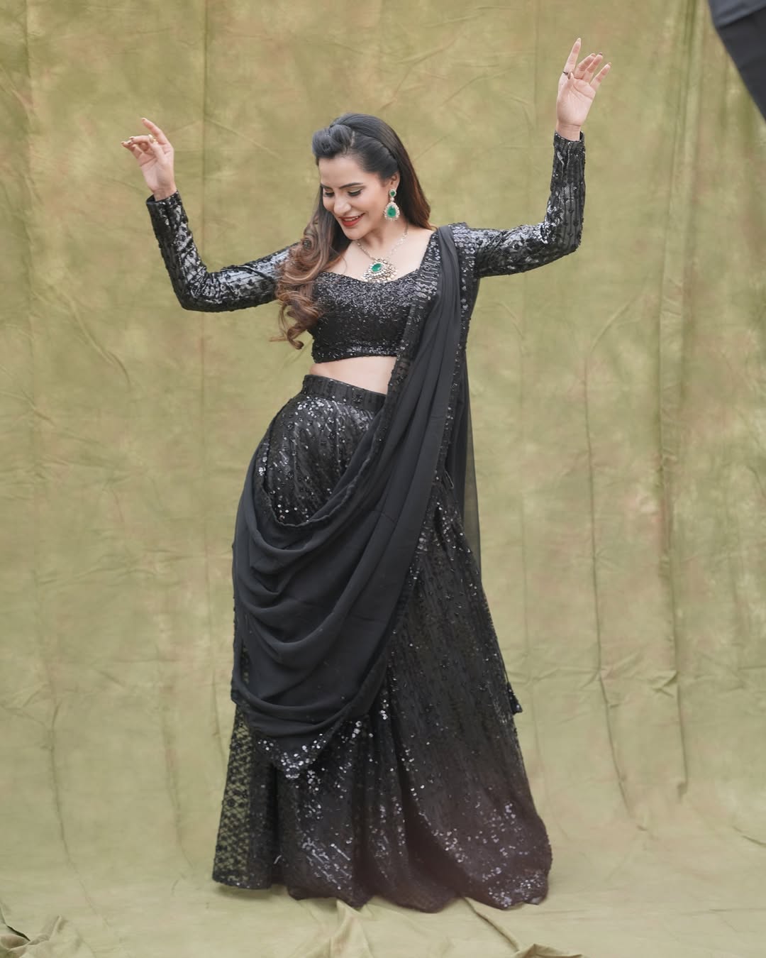 Ashu Reddy Photo Gallery