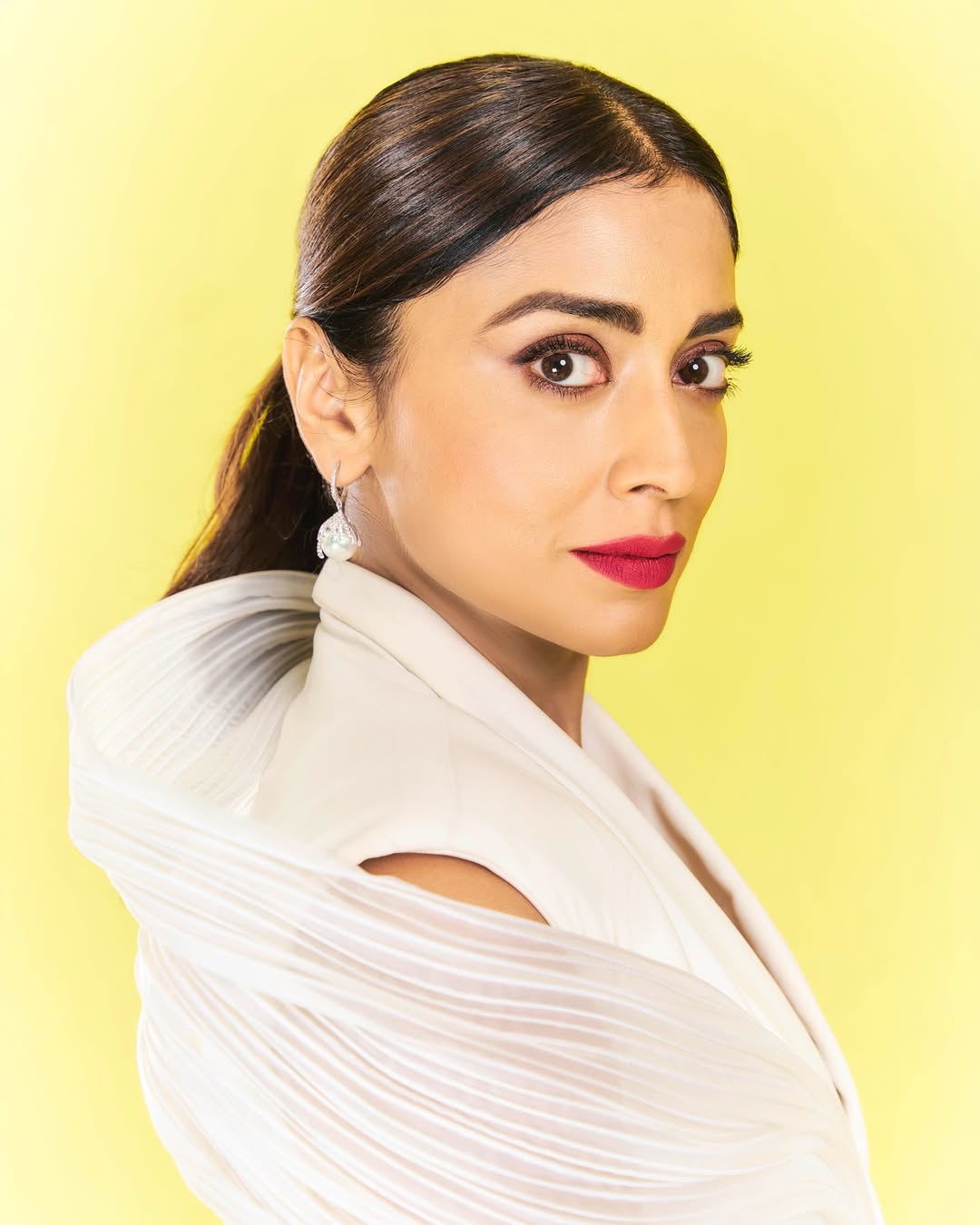 Shriya Saran Photo Gallery