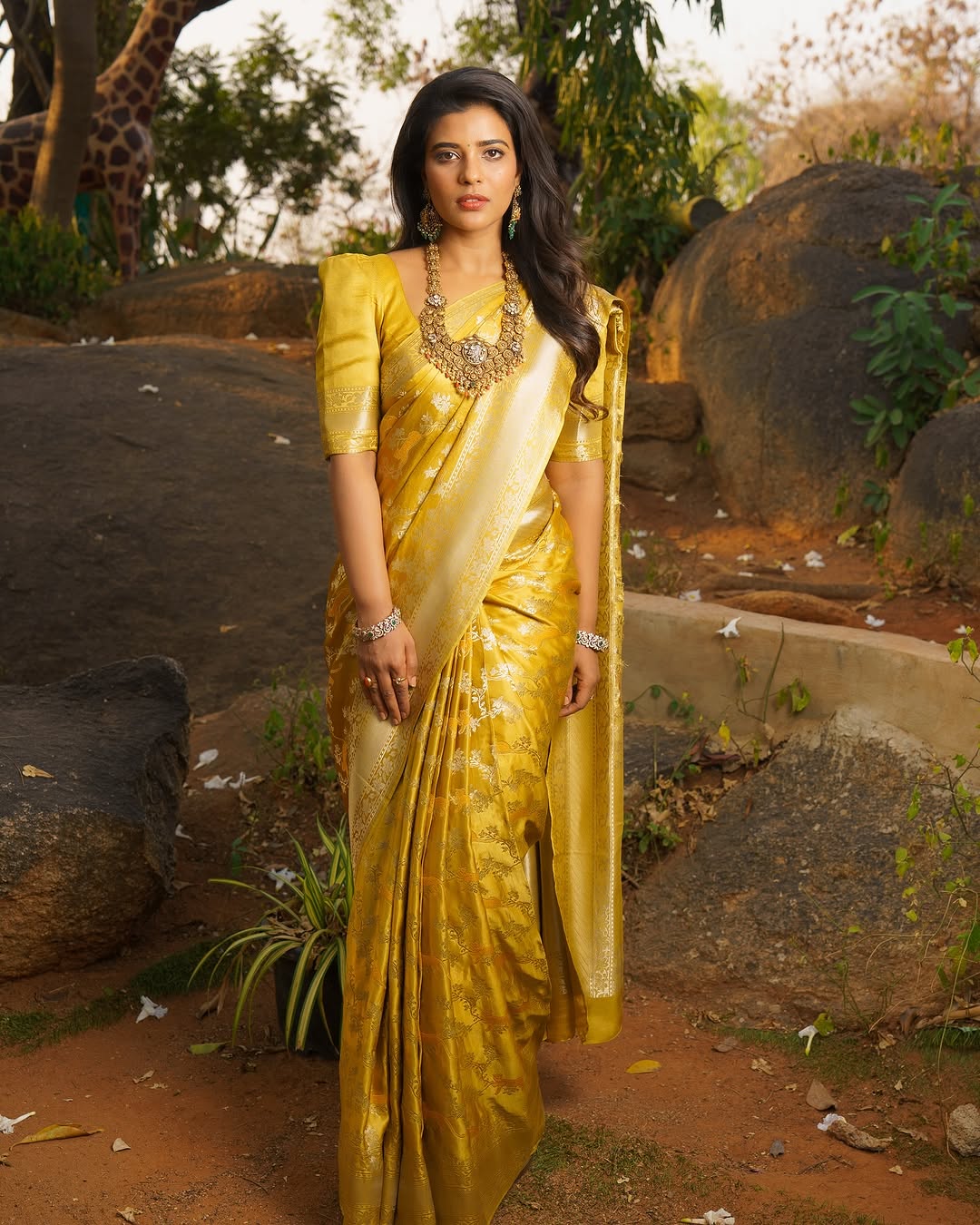 Actress Aishwarya Rajesh Photo Gallery