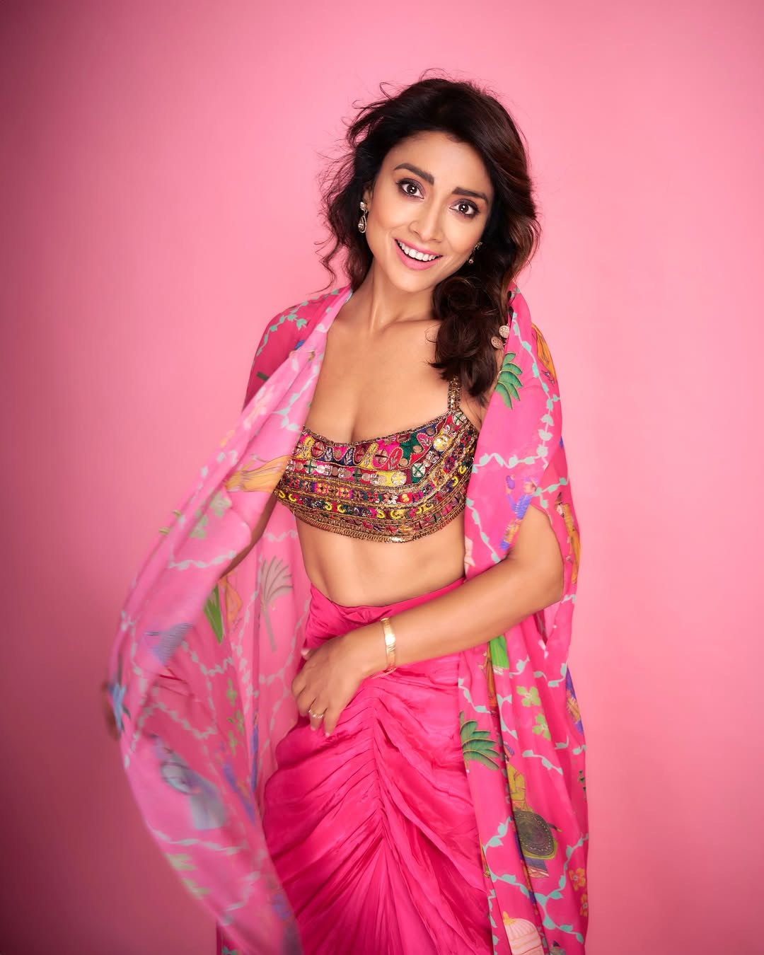 Shriya Saran Photo Gallery