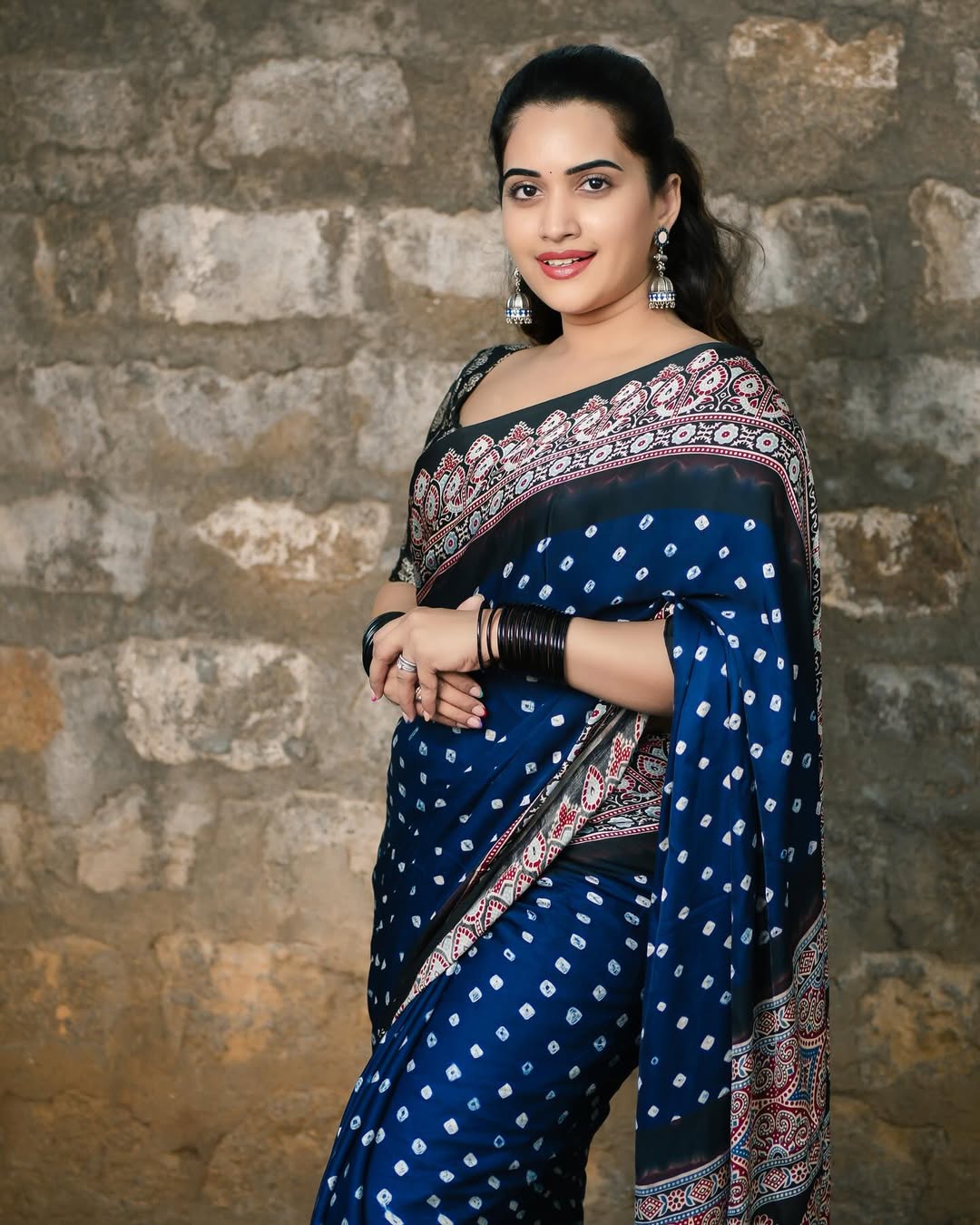 Sravanthi Chokarapu Photo Gallery