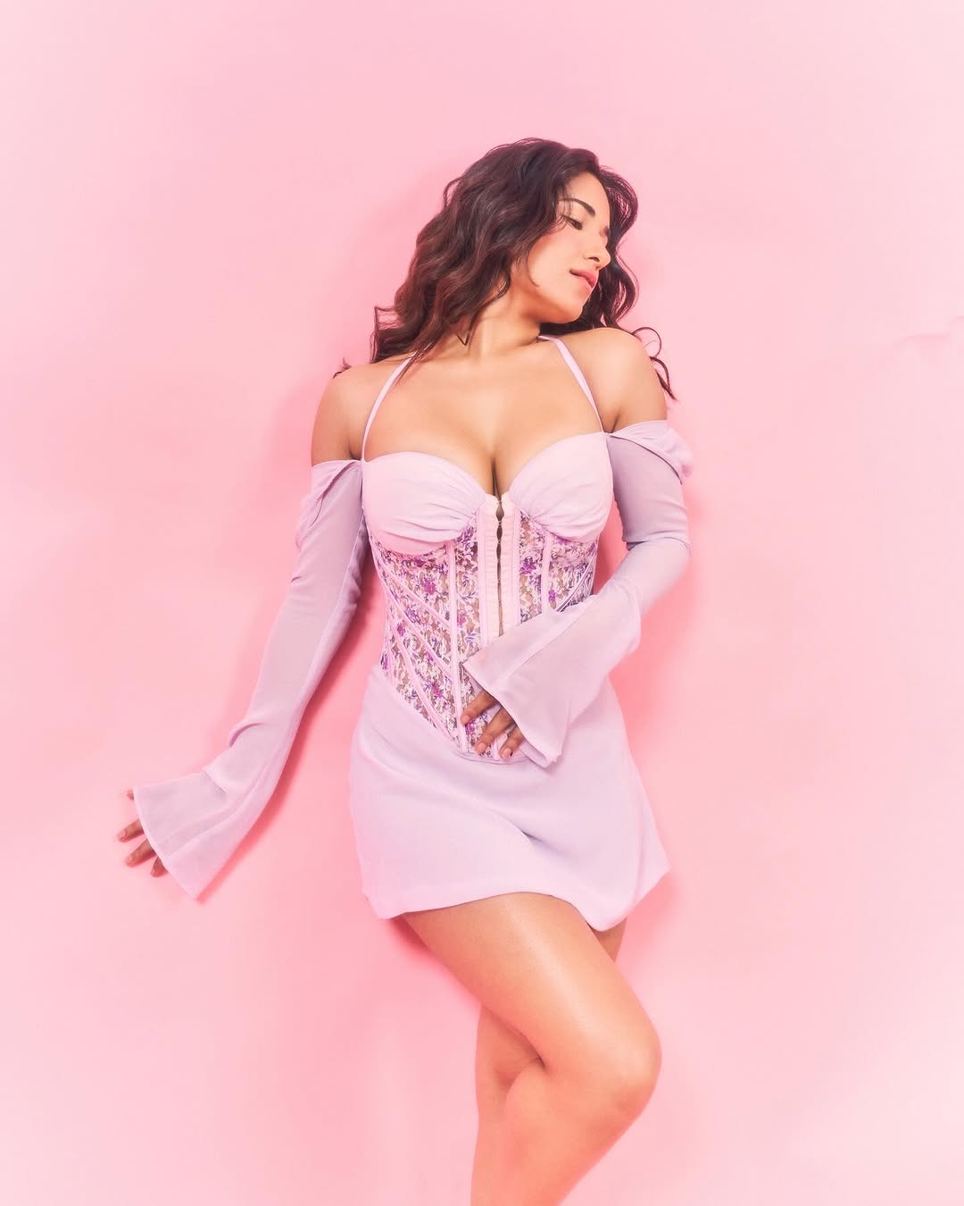 Ruhani Sharma (Source: Instragram) Actress Ruhani Sharma Photo Gallery