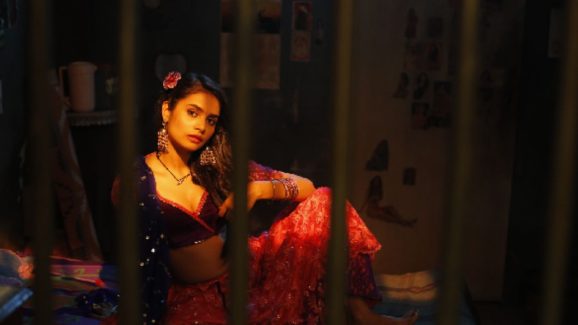 OTT Movie : రెడ్ లైట్ ఏరియాలో లవ్ లైట్ వెలిగితే… మెచ్యూర్డ్ మైండ్ ఉన్న వాళ్లకు మాత్రమే