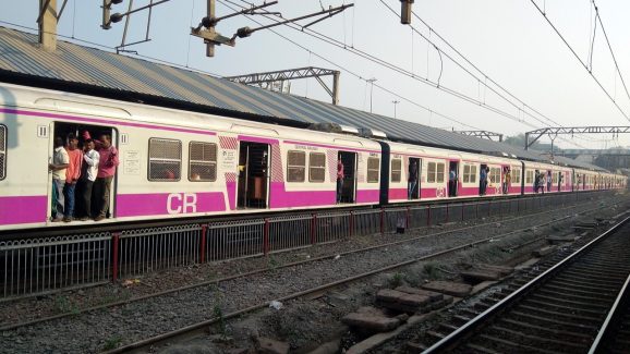 Woman Jump From Train: ఎంఎంటీఎస్‌లో యువతిపై అత్యాచారయత్నం.. రైలు నుంచి దూకేసిన బాధితురాలు