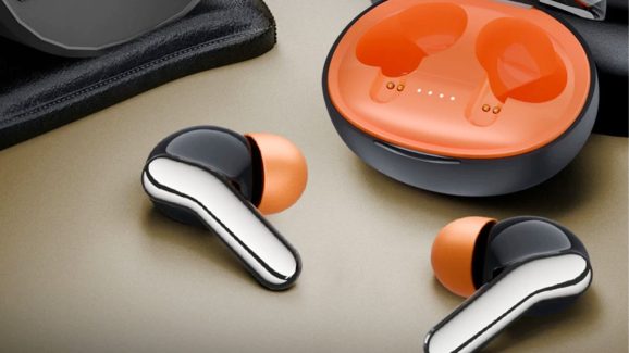 Bluetooth Earphones: రూ. 699కే బ్లూటూత్ హెడ్‌ఫోన్స్.. ఏడాది వారంటీతోపాటు