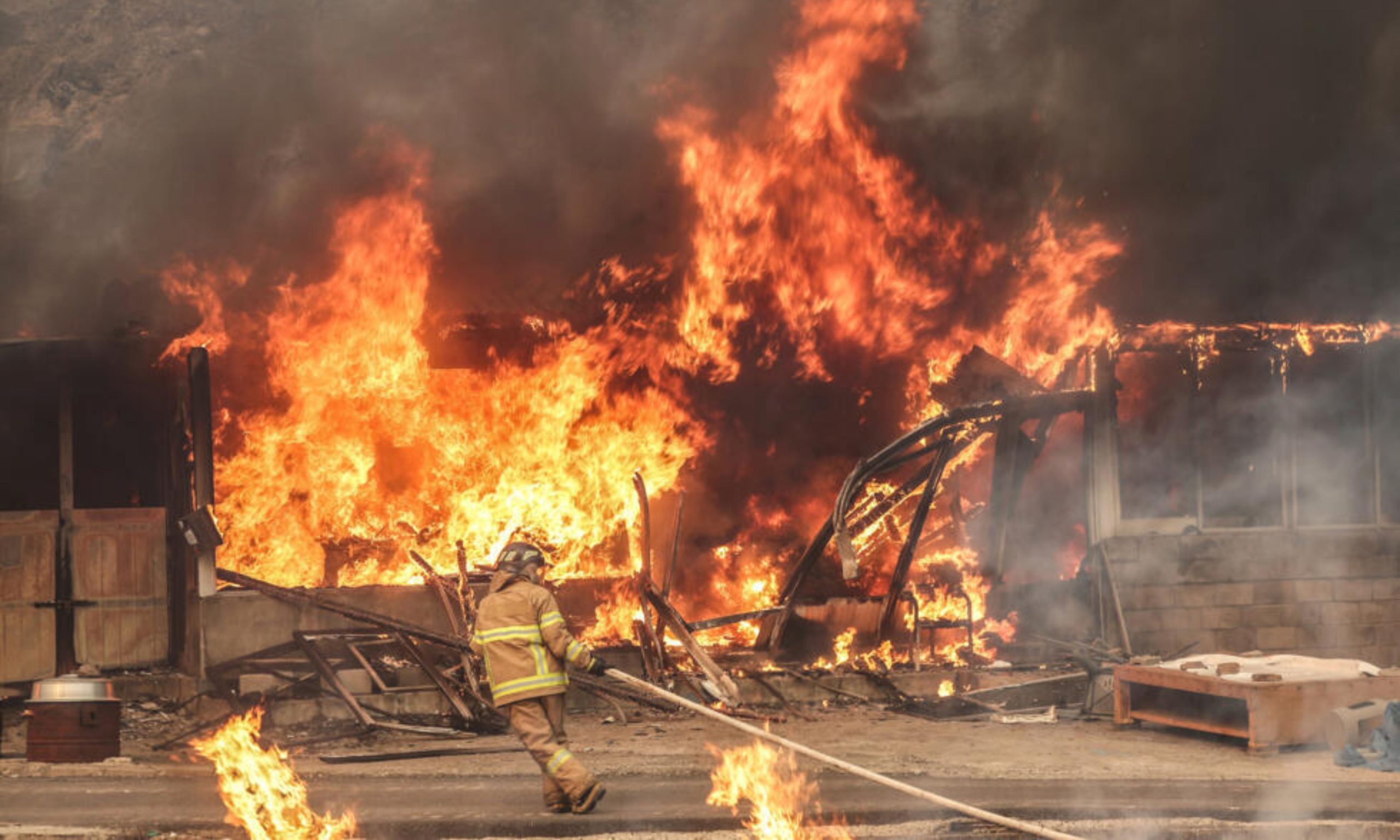 South Korea Wildfire: దక్షిణ కొరియాలో కార్చిచ్చు.. 50 వేల ఎకరాల అడవి దహనం.. 27 మంది మృతి