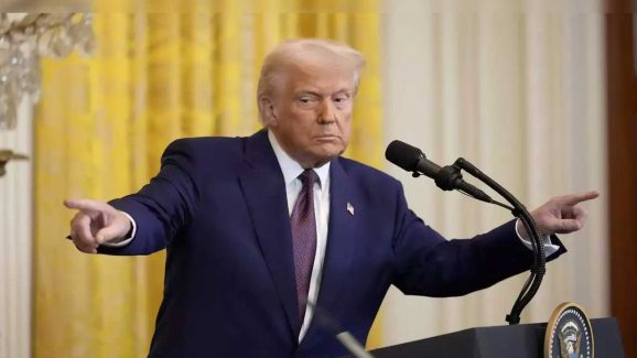 GAVI Vaccine Funds Trump: ఆరోగ్య శాఖలో 10 వేల మందిని తొలగించిన ట్రంప్ .. 10 లక్షల మంది చనిపోతారని హెచ్చరించిన గావి