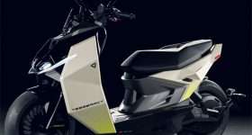 Ultraviolette Tesseract Scooter: మార్కెట్లోకి కొత్త ఎలక్ట్రిక్ బైక్.. ఒక్కసారి ఛార్జ్ చేస్తే 261 కి.మీ రేంజ్..