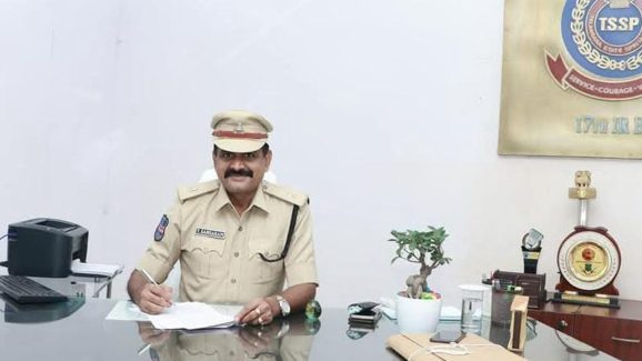 Commandant Dies: లిఫ్ట్‌ ప్రమాదంలో కమాండెంట్ గంగారాం మృతి