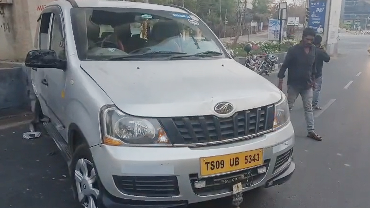 Jubilee Hills Car Incident: జూబ్లీహిల్స్‌లో కారు హల్ చల్.. ఏకంగా మెట్రో పిల్లర్‌ను ఢీకొట్టి..
