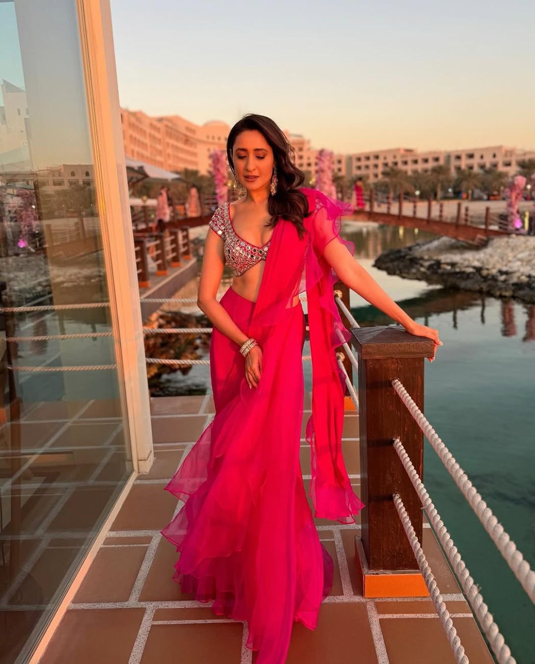 Pragya Jaiswal: పెళ్లి వేడుకల్లో స్పెషల్ అట్రాక్షన్ గా నిలిచిన ప్రగ్యా.. అందాలతో బ్లాస్ట్ చేస్తూ..!
