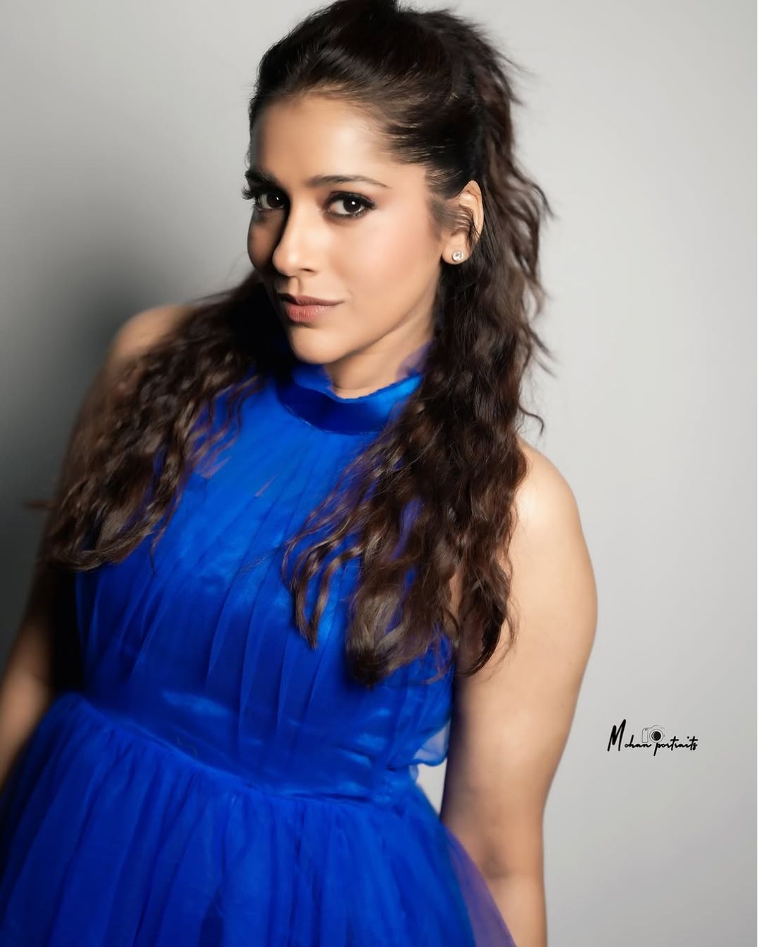 Rashmi Gautam: క్యూట్ లుక్స్ తో మెస్మరైస్ చేస్తున్న జబర్దస్త్ యాంకర్.. సుధీర్ తట్టుకోగలరా..?