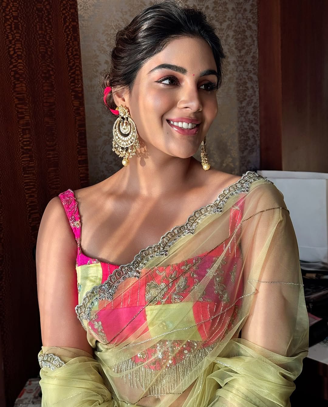 Samyuktha Menon: వల లాంటి చీరలో అందాలు కప్పేసిన సంయుక్త.. అందానికి దాసోహం అవుతున్న ఫ్యాన్స్..!