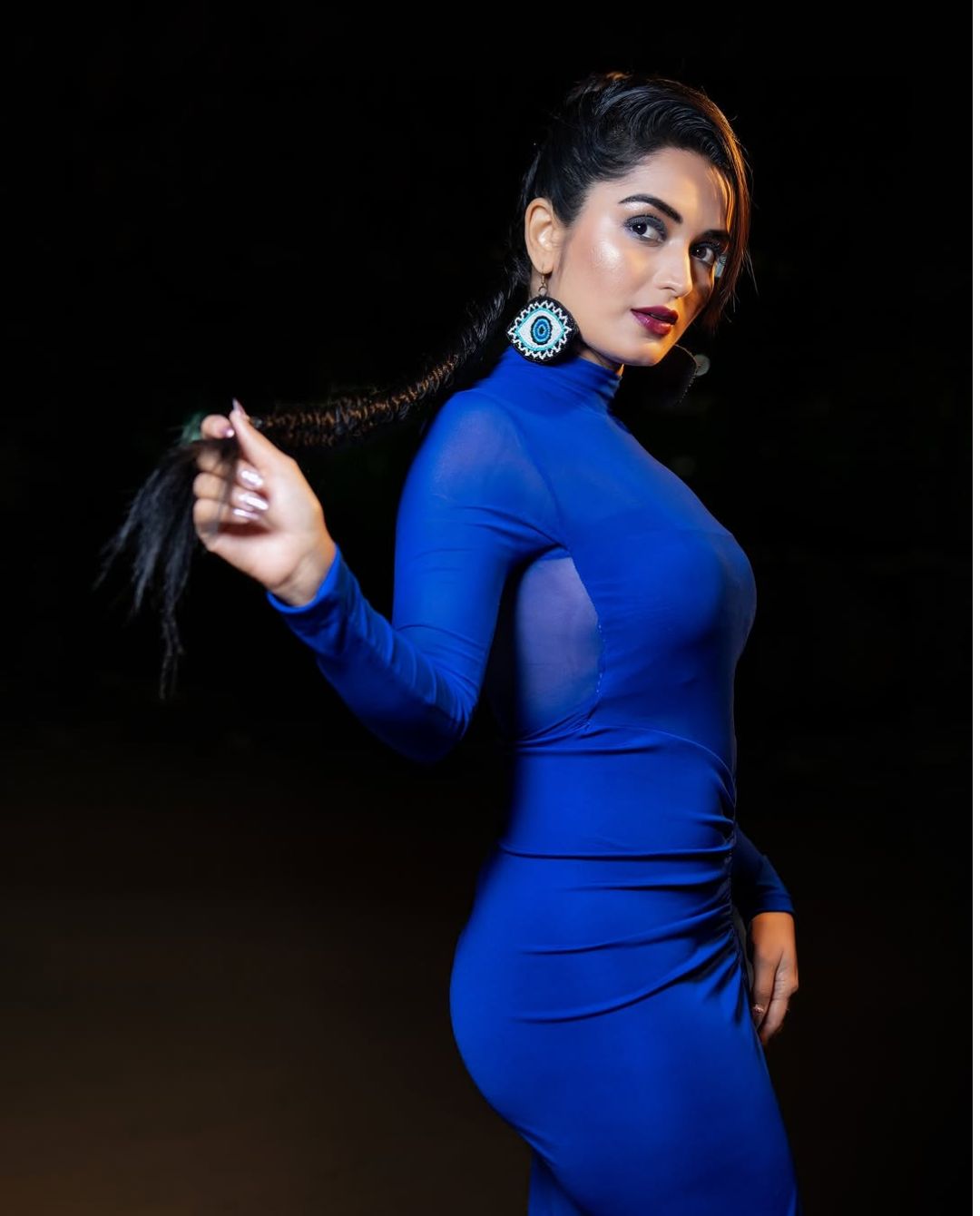 Priyanka Jain: టైట్ అవుట్ ఫిట్ లో బిగ్ బాస్ బ్యూటీ.. ఇదెక్కడి స్టైల్ మావా..!