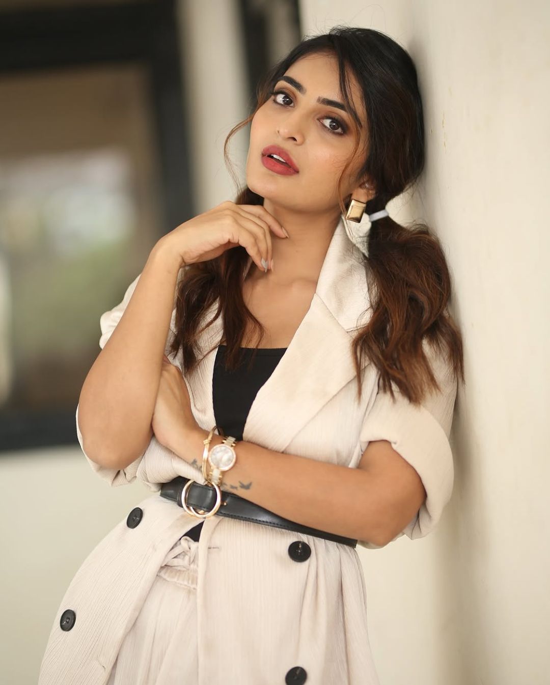 Ananya Nagalla: బాస్ లేడీ లుక్‌లో అనన్య.. క్యూట్ ఫోజులిస్తూ ఫోటోలు