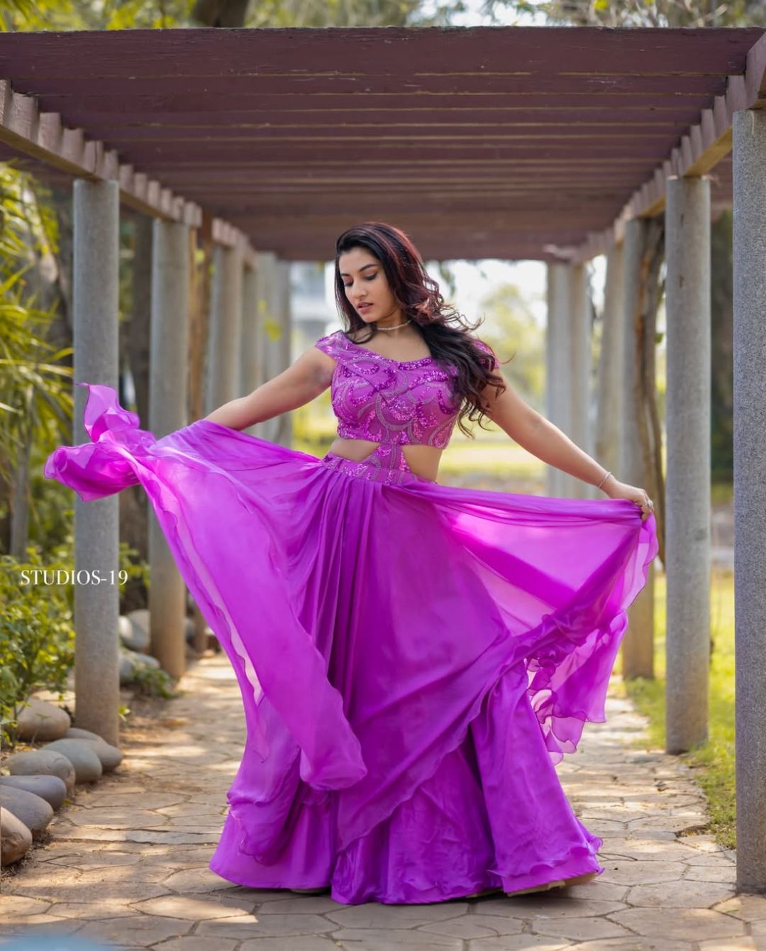 Vishnu Priya: పర్పుల్ థీమ్.. లెహంగాలో మెస్మరైజ్ చేసిన బిగ్ బాస్ బ్యూటీ..!
