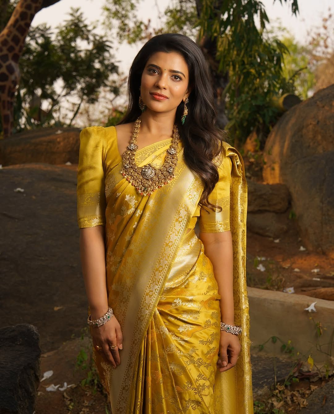 Aishwarya Rajesh: పట్టుచీరలో మహారాణిలా మెరిసిపోతున్న ఐశ్వర్య..!