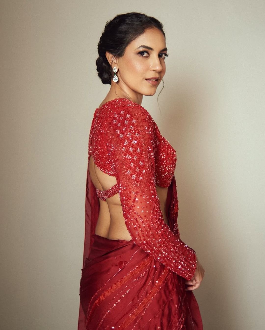 Ritu Varma: రెడ్ శారీలో రీతూ వర్మ.. ఇలా చూడడం ఇదే మొదటిసారి.!