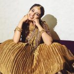Meenakshi Chaudhary: పెళ్లిపై బోలెడు ఆశలున్నాయే.. అలాంటి వాడే కావాలంటున్న మీనాక్షి..!