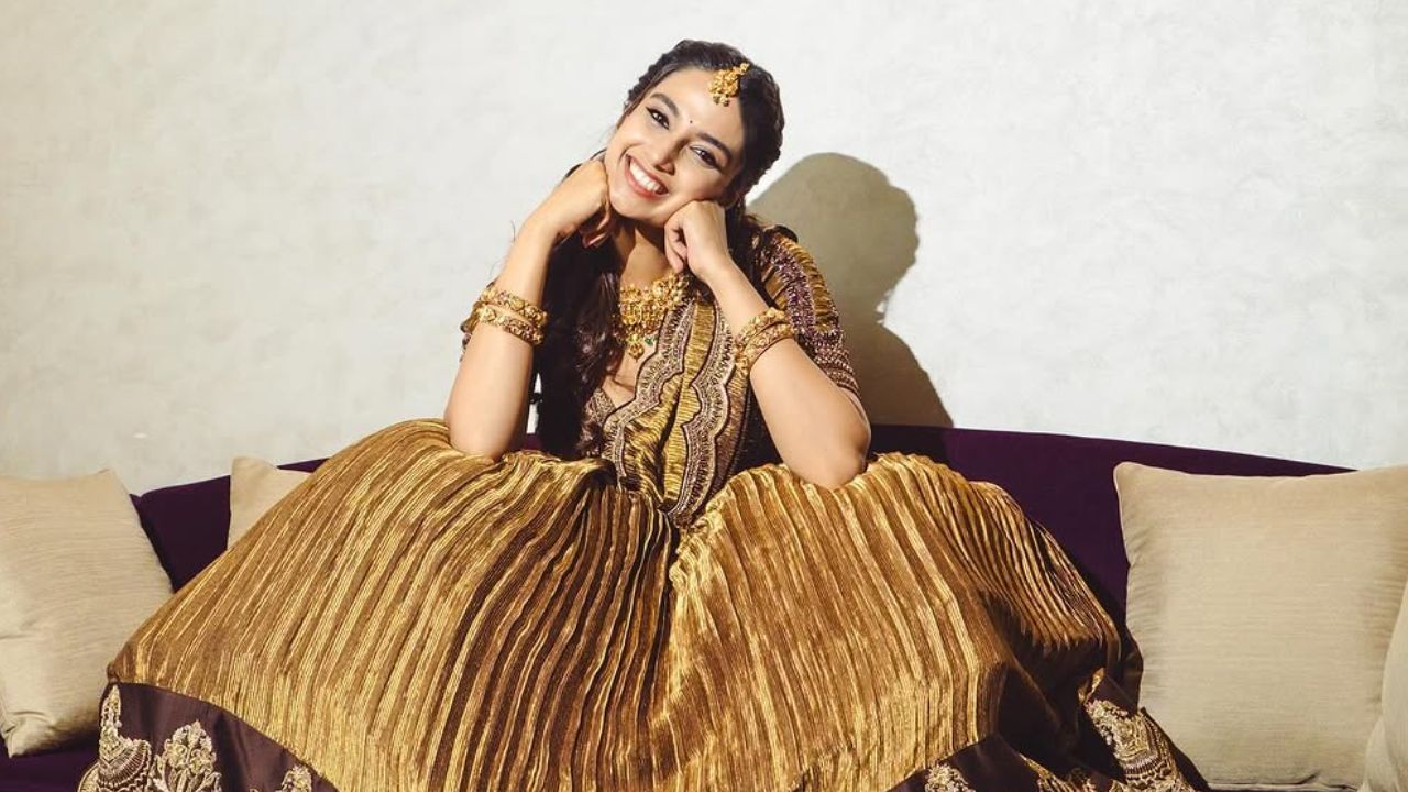 Meenakshi Chaudhary: పెళ్లిపై బోలెడు ఆశలున్నాయే.. అలాంటి వాడే కావాలంటున్న మీనాక్షి..!