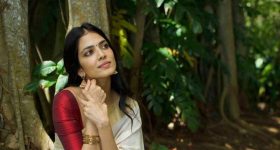 శ్రీలీలానే కోడలు.. డేటింగ్‌పై క్లారిటీ ఇచ్చేసిన ఆ హీరో తల్లి
