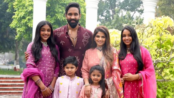 Tollywood: ఆయన భార్య ముందు సీనియర్ హీరోయిన్స్ కూడా తక్కువేనా.. ఎవరంటే..?