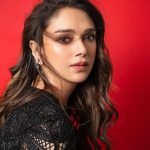 Aditi Rao Hydari :  అల్ట్రా స్టైలిష్ లుక్ లో అదితి అందాలు చూడతరమా.. కుర్రాళ్ళు ఫిదా..