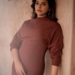 Anjali :  బ్రౌన్ కలర్ టైట్ డ్రెస్ లో అంజలి లేటెస్ట్ లుక్.. మైండ్ బ్లాకే..
