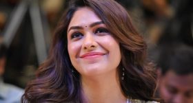 Ananya Nagalla: బాస్ లేడీ లుక్‌లో అనన్య.. క్యూట్ ఫోజులిస్తూ ఫోటోలు
