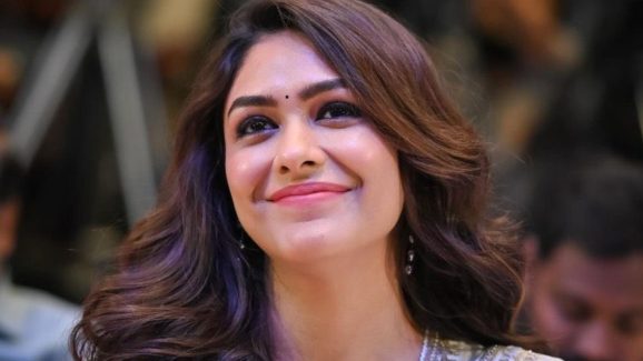 Mrunal Thakur : హీరోయిన్ కు హెయిర్ ఫాల్ టెన్షన్… తగ్గడానికి ఏం చేసిందో తెలుసా ?