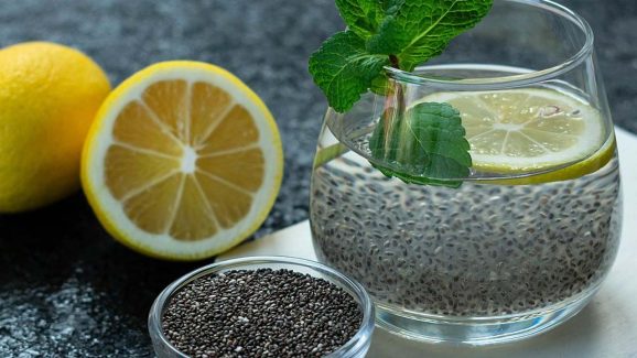 Chia Seeds Water: చియా సీడ్స్ కలిపిన నీరు తాగితే.. నమ్మలేనన్ని ప్రయోజనాలు