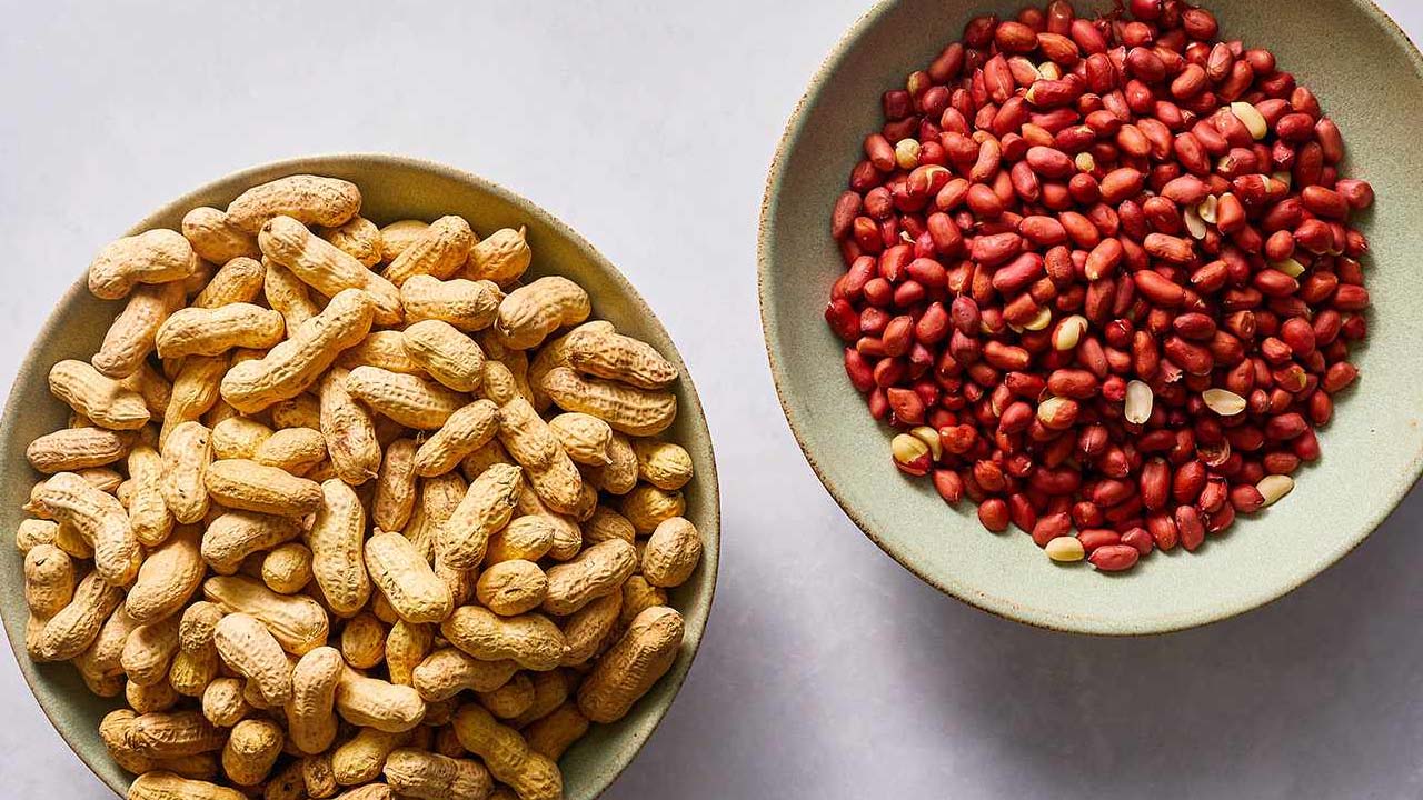 Raw Vs Roasted Peanuts:  వేయించిన లేదా పచ్చి వేరుశనగ, రెంటింట్లో ఏది ఆరోగ్యానికి మంచిది ?
