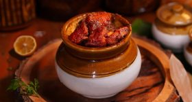 Chicken Pickle: పచ్చళ్లకు వేలకు వేలు ఖర్చు పెట్టడం ఎందుకు? ఇంట్లోనే చికెన్ నిల్వ పచ్చడి ఇలా చేయండి