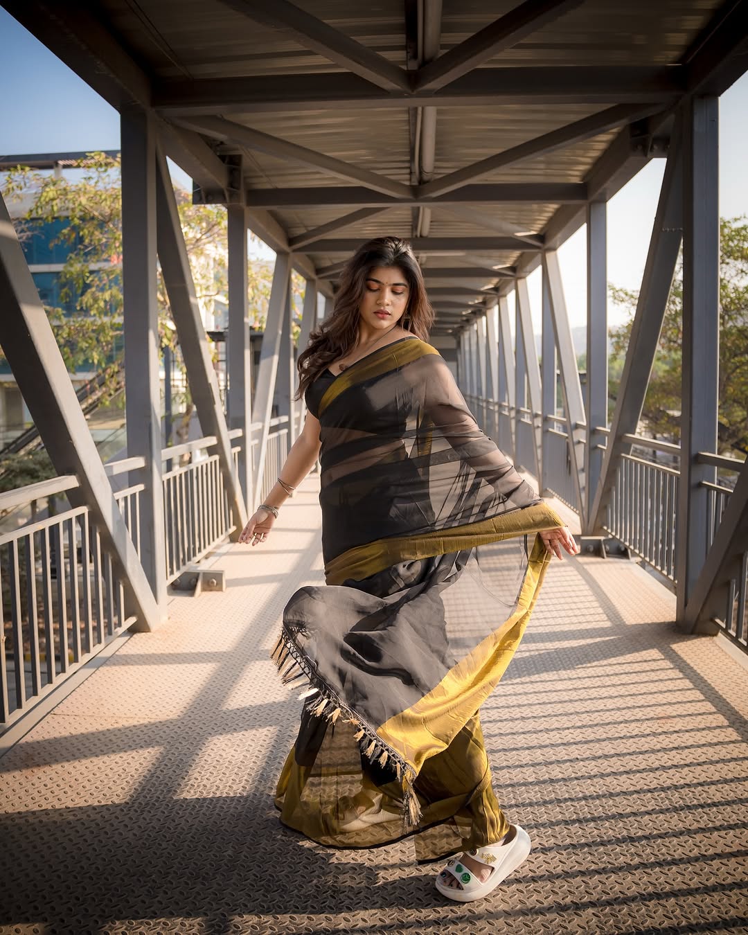 Actress Rithu Chowdary Photo Gallery