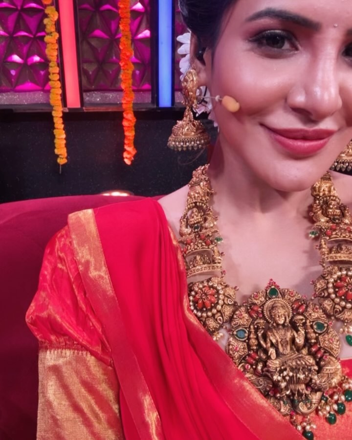 Actress Ashu Reddy Photo Gallery
