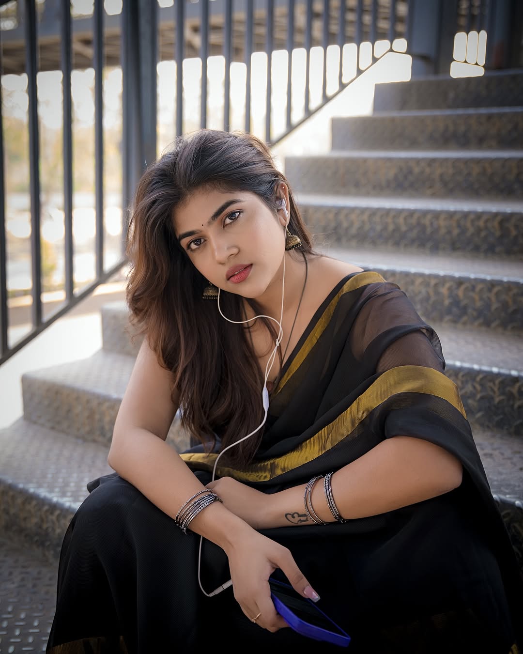 Actress Rithu Chowdary Photo Gallery