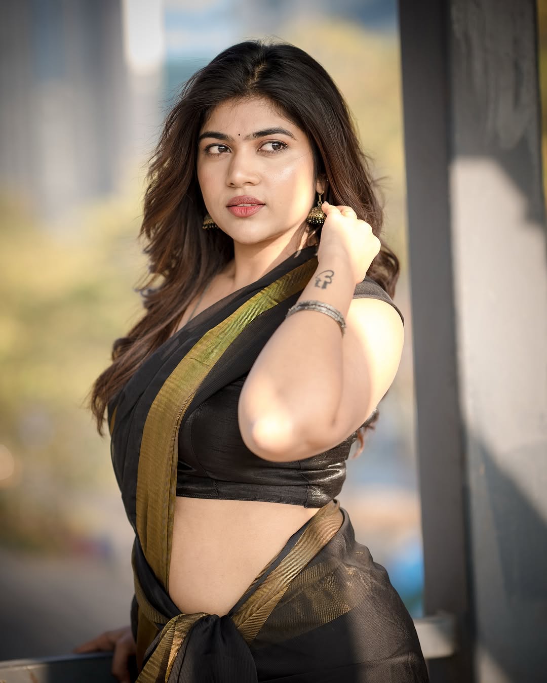 Actress Rithu Chowdary Photo Gallery