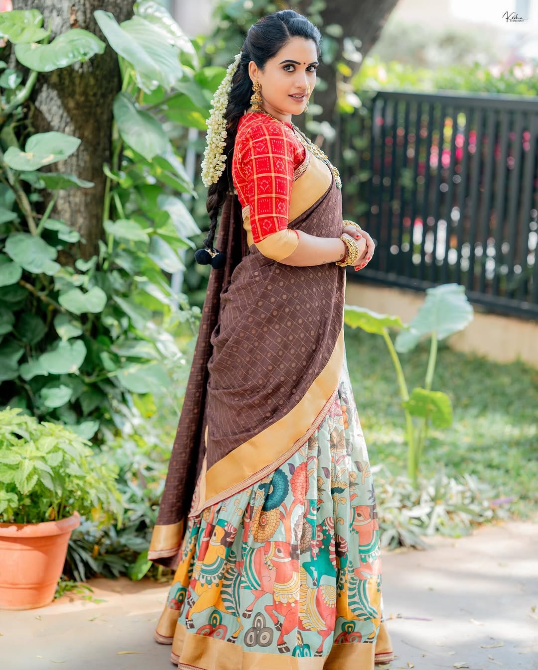 Sravanthi Chokarapu Photo Gallery