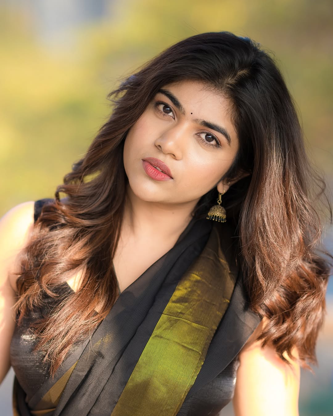 Actress Rithu Chowdary Photo Gallery