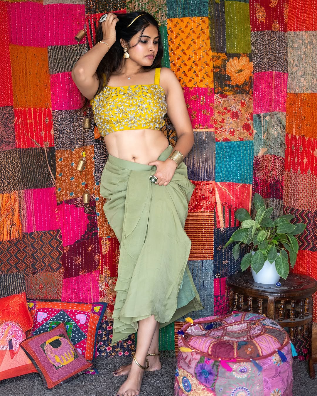 Actress Divi Vadthya Photo Gallery