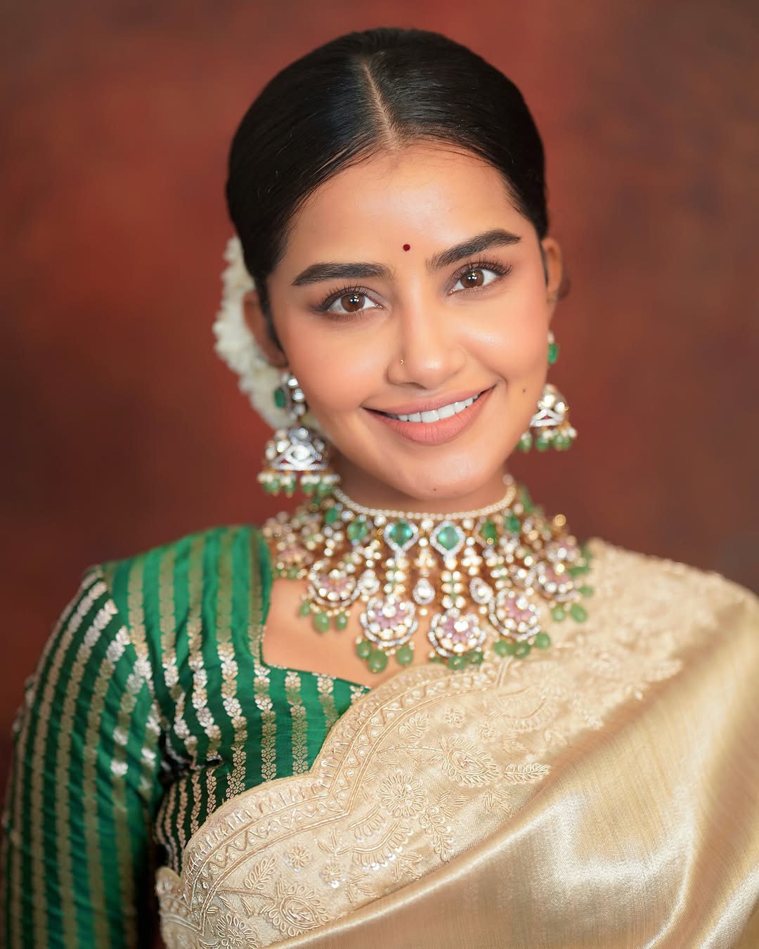 Anupama Parameswaran (Source: Instragram) Actress Anupama Parameswaran Photo Gallery