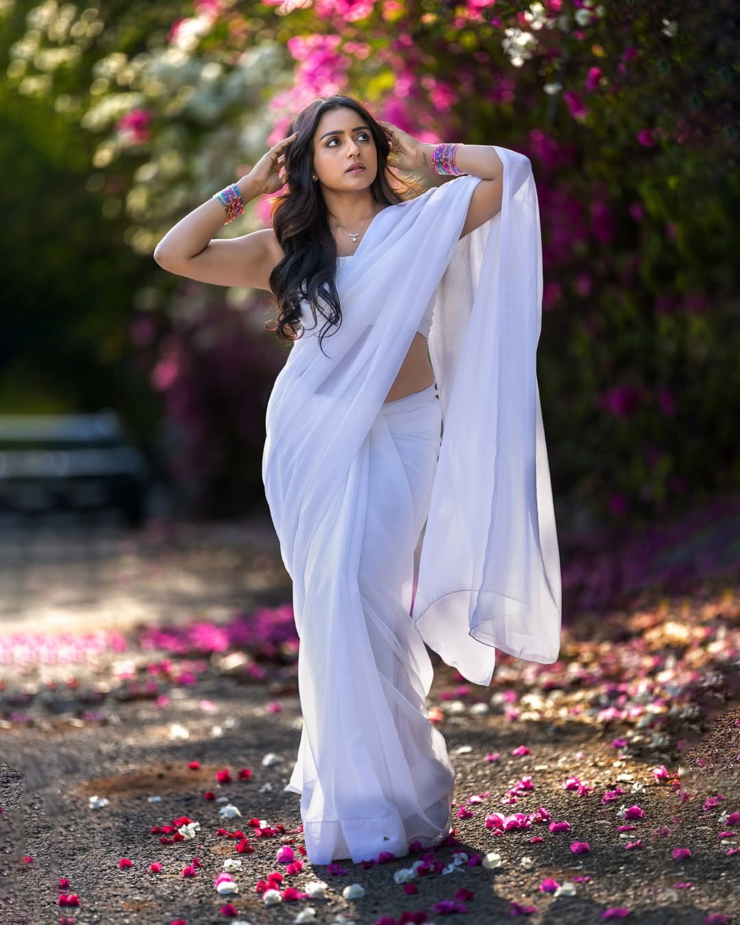 Actress Vithika Sheru Photo Gallery