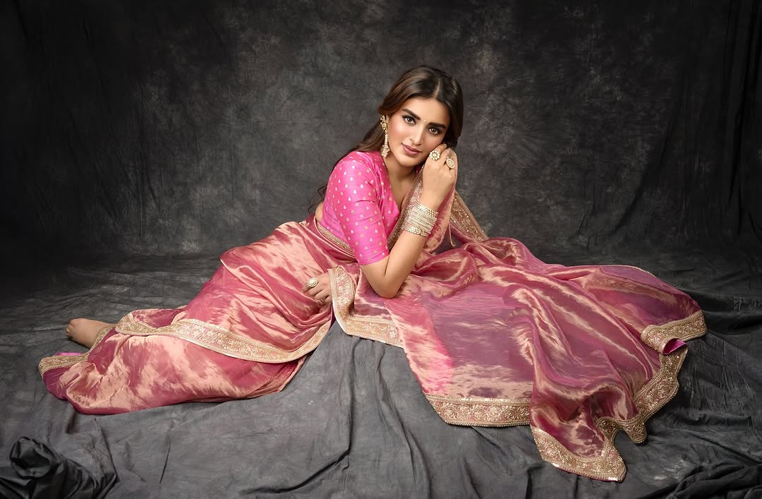 Nidhi Agarwal Photo Gallery