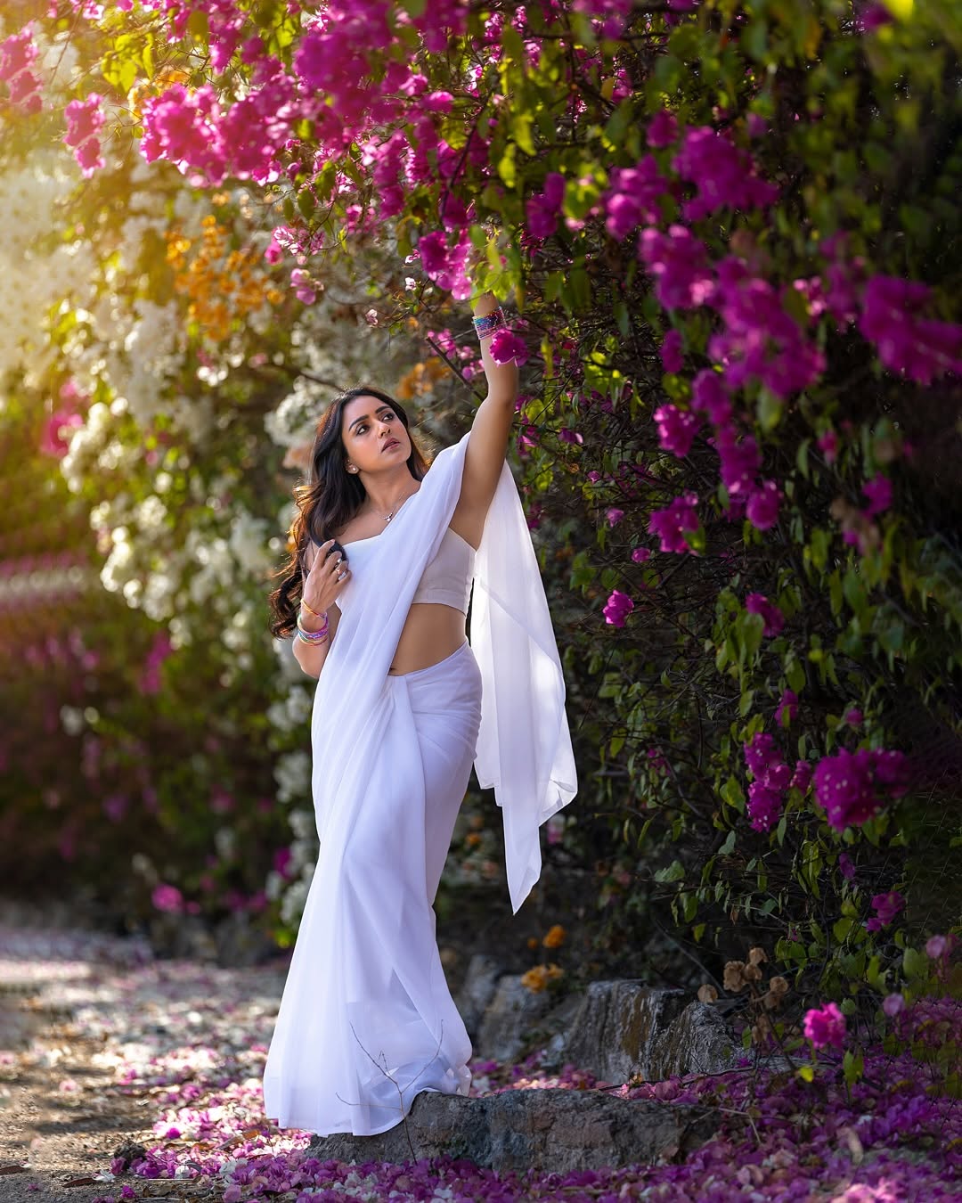 Actress Vithika Sheru Photo Gallery
