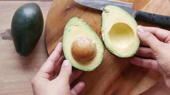 Avocado benefits: అవకాడో ఆరోగ్యానికి ఎంత మేలు చేస్తుందో తెలుసా..?