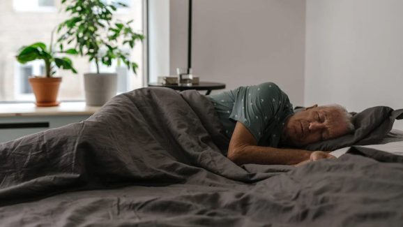 Sleep Apnea: ఈ సమస్య వస్తే అంతే.. నిద్రలోనే శ్వాస ఆగిపోతుందట..!