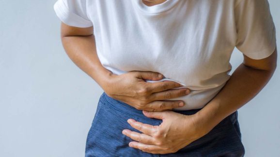 Stomach Pain: ఎక్కువ బరువు మోసినప్పుడు కడుపులో నొప్పిగా అనిపించిందా? కారణం అదేనట..!