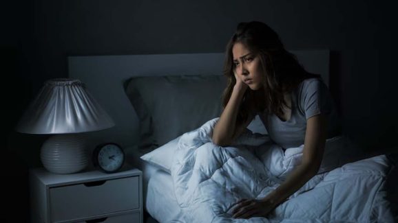 Sleeplessness: చిన్న వయసులోనే నిద్రలేమి సమస్యలా..? ఇలా చేస్తే సింపుల్‌గా చెక్ పెట్టొచ్చు